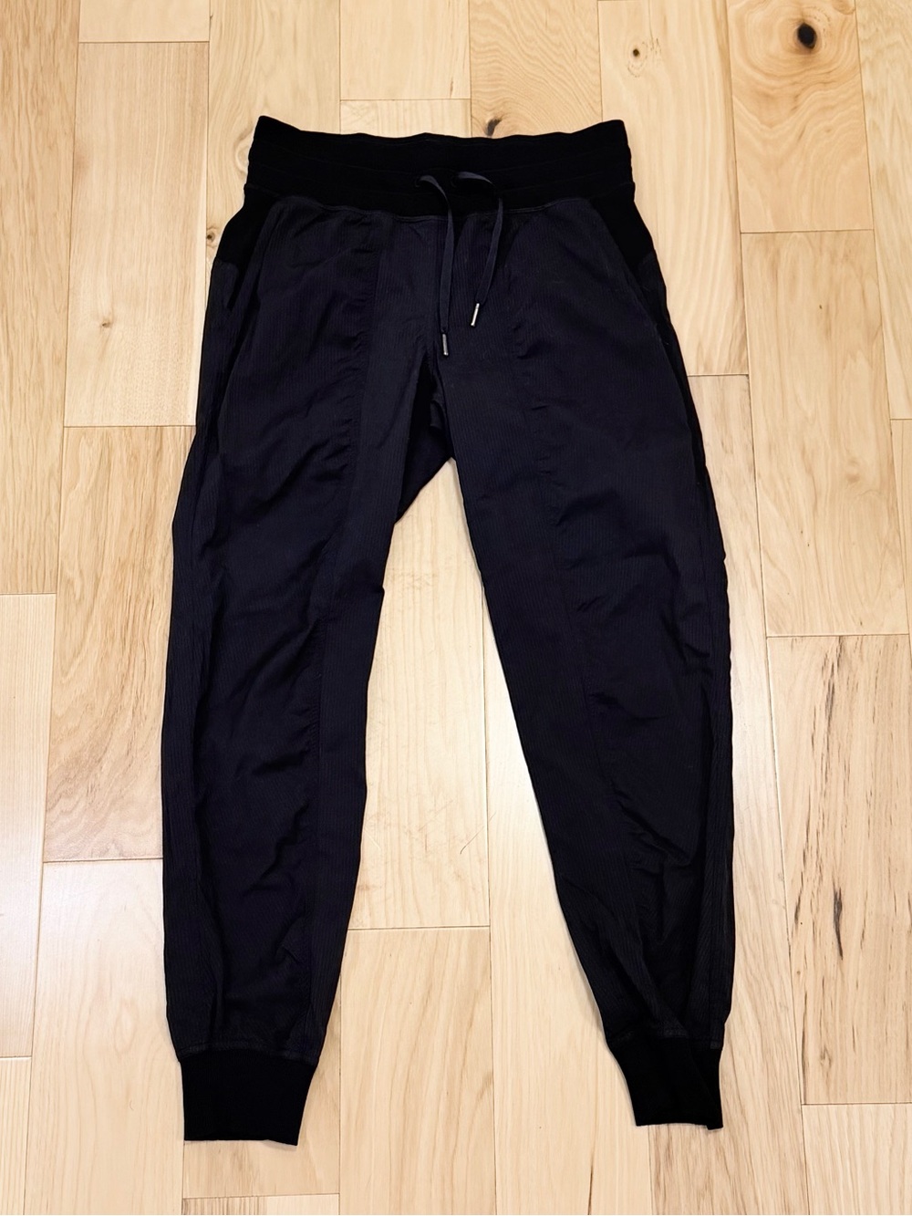 Black Women's Jogger Pants - Comfortable Drawstring Waist Size 6 Like New
